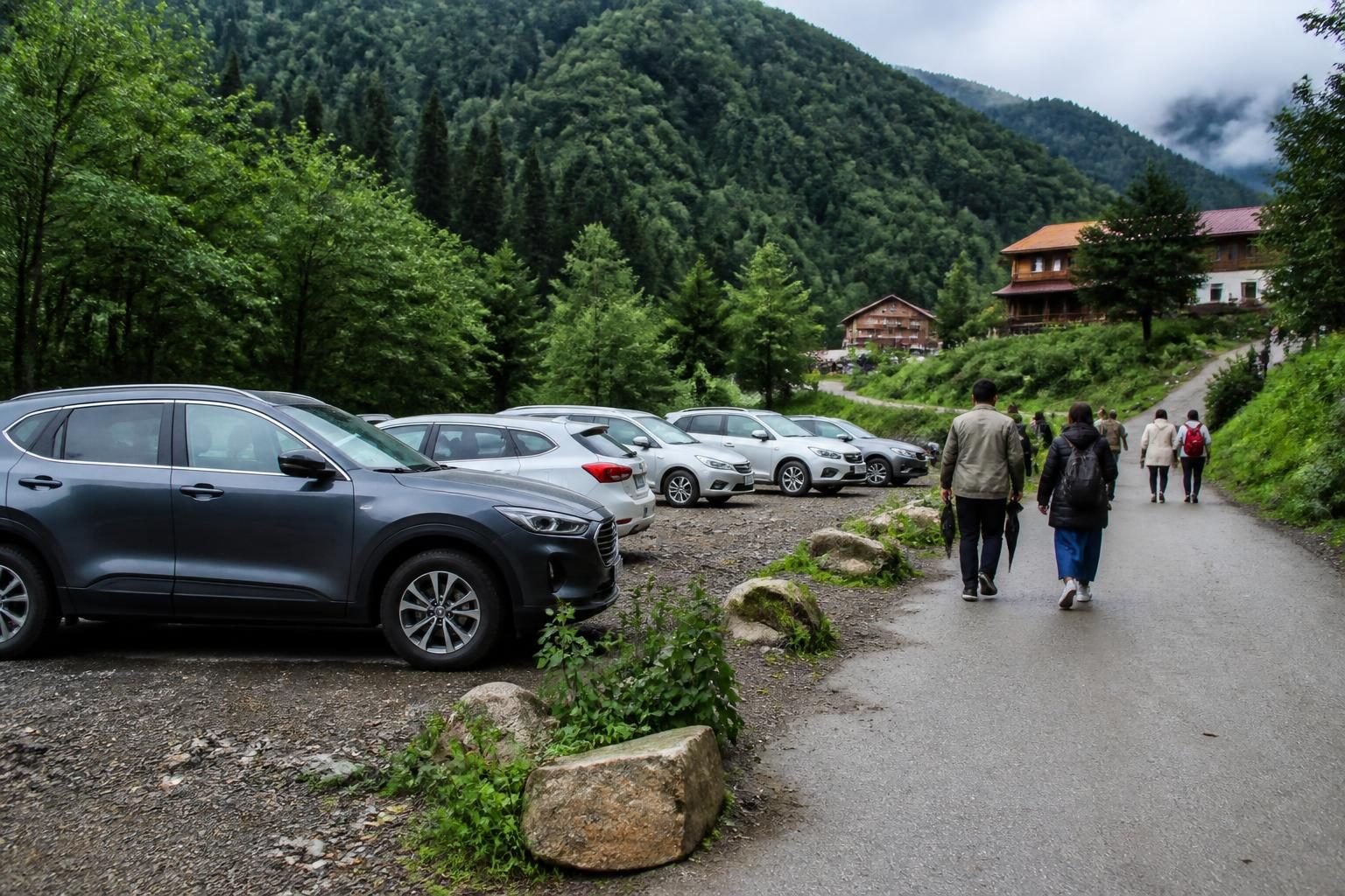 Ayder Yaylası’nda Otopark Var mı? Merkezde Araç Park Etme ve Yürüyüş Planı