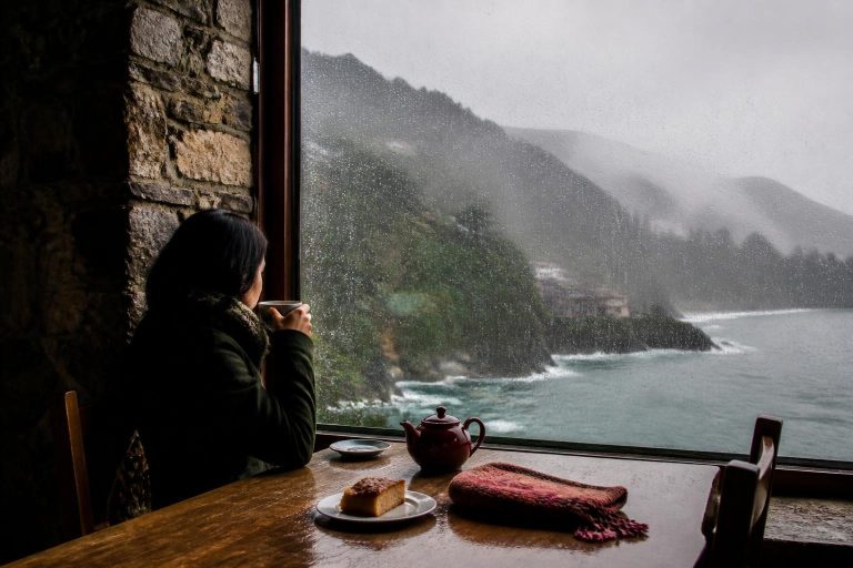 Karadeniz’de Yağmurlu Havada Ne Yapılır? Rize, Trabzon ve Batum İçin Alternatif Gezi Planı
