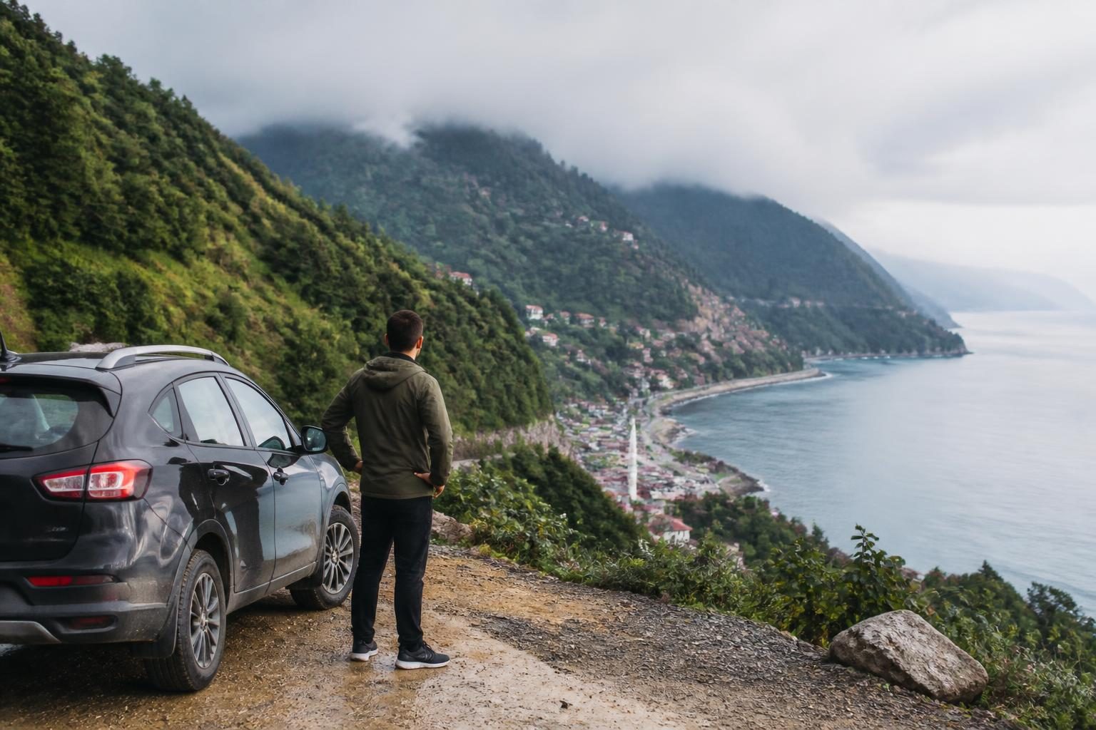 Karadeniz Turu mu Kendi Araçla Gezi mi? Maliyet, Esneklik ve Yol Zorluğuna Göre Seçim