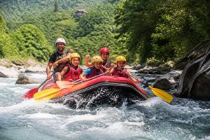 Fırtına Vadisi’nde Rafting Çocuklarla Yapılır mı? Yaş, Parkur ve Güvenlik Rehberi