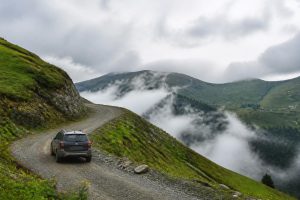 Karadeniz Yayla Yollarında İlk Kez Araç Kullanacaklar İçin Sürüş ve Güvenlik Rehberi